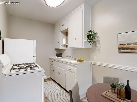 2nd image of 2323 H St #9B