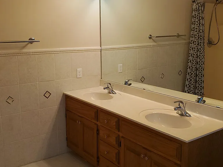 4200 Beach Pointe Dr — Photo 15