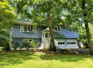 1016 Walcutt Dr, Basking Ridge, NJ 07920