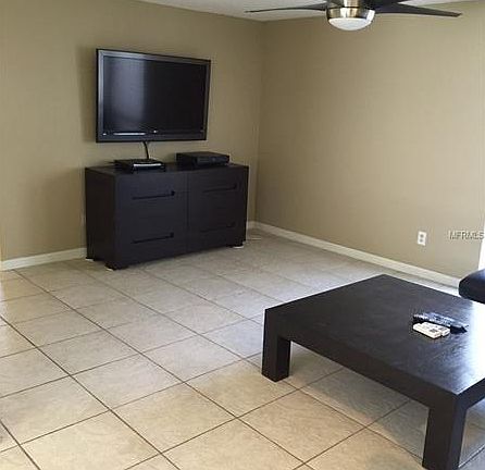 5th image of 2036 Houndslake Dr