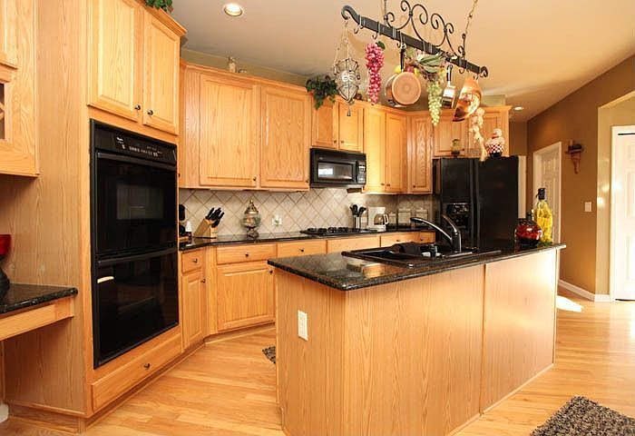 2nd image of 5015 N River Dr