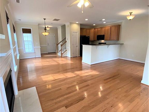 5th image of 511 Bartlett Cir