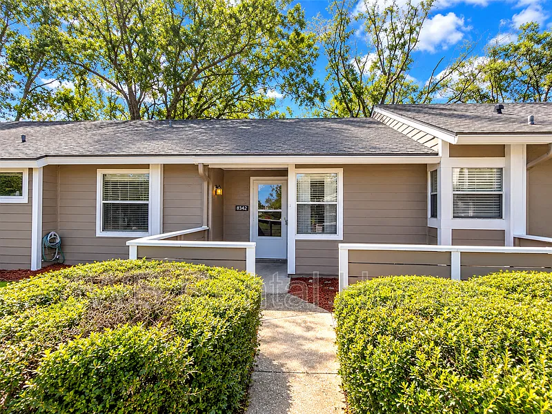 8342 Derbyshire Pl