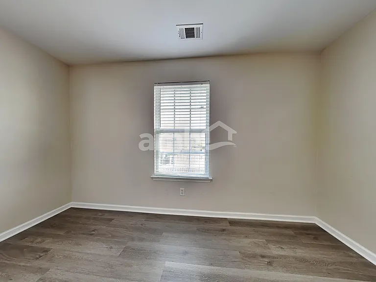 38 Lake Shore Blvd — Photo 13