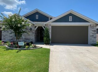 1804 Ranch Trail Rd, Aubrey, TX 76227