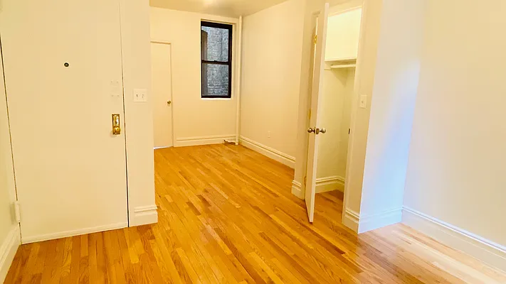 Rented by Compass | media 7