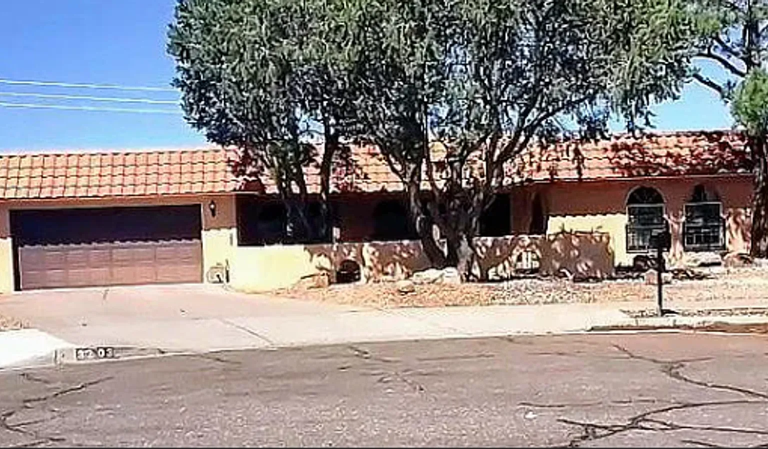 Coming Soon ! Beautiful Foot Hills Home at the tope of Comanche and Tramway with full size swimmi... — Photo 2