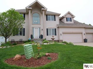 17307 Erskine Cir, Omaha, NE 68116