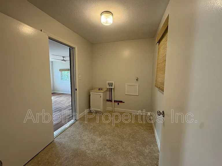1713 Seward Dr — Photo 18