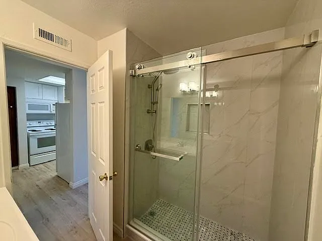 2392 Medlar Rd — Photo 16