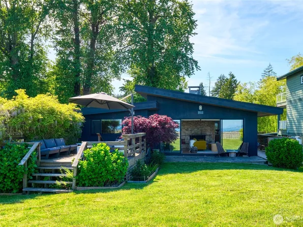 103 Bay View Drive, Point Roberts, WA 98281