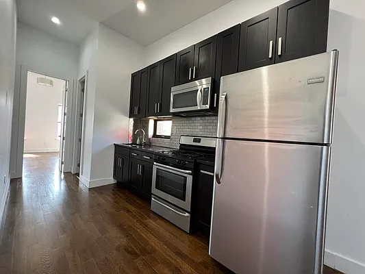 Rented by Rumah Realty Inc | media 7