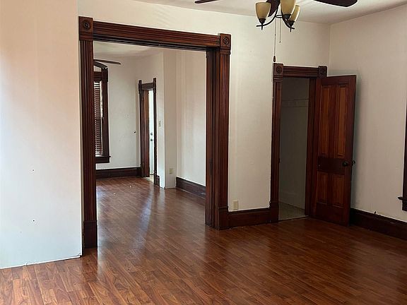 3rd image of 1221 Avenue G