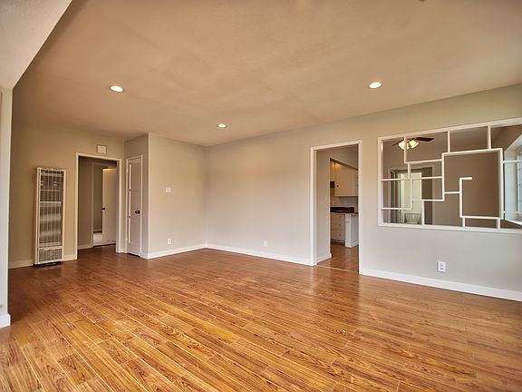 5th image of 3985 Beechwood Ave