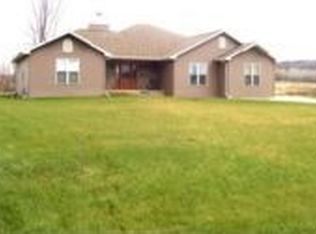 N7472 Meadowview Dr, Fond Du Lac, WI 54935