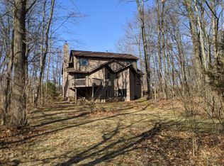 433 Fairwood Dr, Pinckney, MI 48169