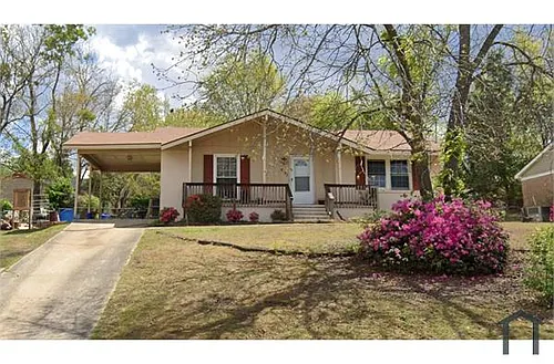 4151 Village Dr Photo 1