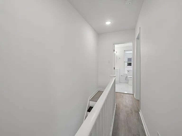 2212 Sears St — Photo 6