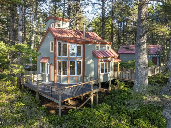 130 NW 68th St, Newport, OR 97365