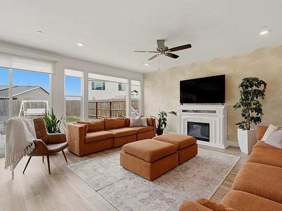 5th image of 3742 N Encina Court