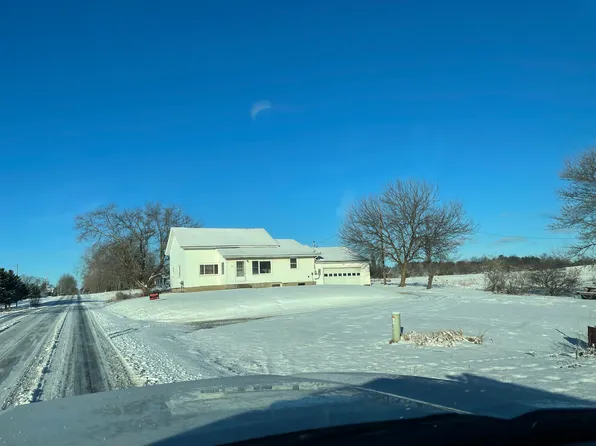 2660 Carlisle Hwy, Charlotte, MI 48813