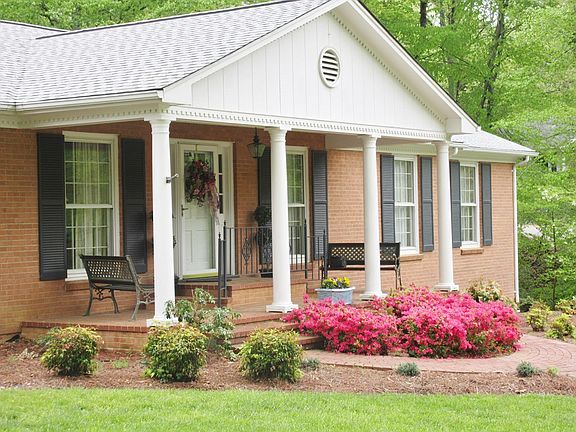 4th image of 723 Norfolk Pl