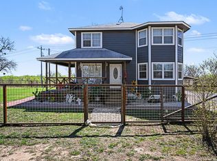 2595 County Road 128, Floresville, TX 78114