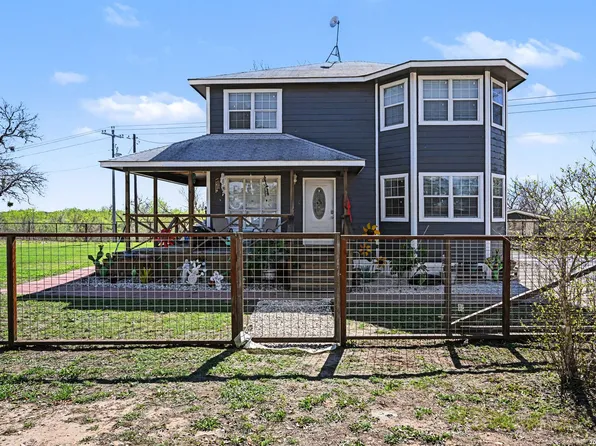 2595 County Road 128, Floresville, TX 78114