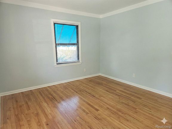 4th image of 1815 Bowers St