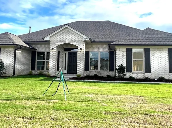 5873 Nina Dr, Horn Lake, MS 38637