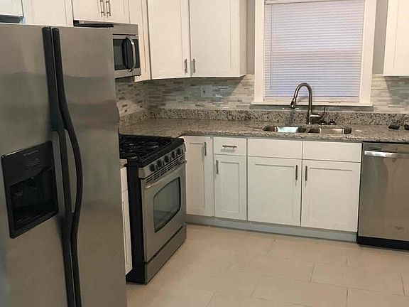 5th image of 736 E 163rd St