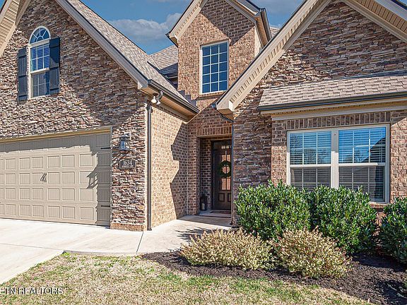 3rd image of 1634 Sugarfield Ln