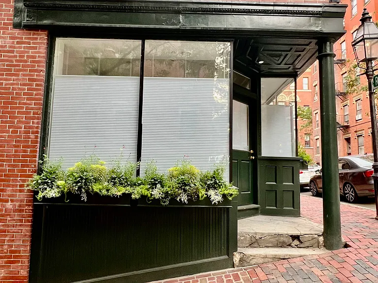 15 Revere St #B — Photo 4