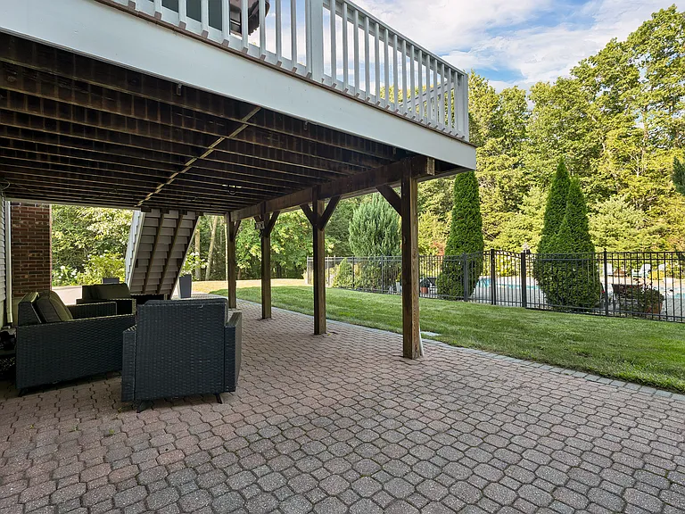 8 Hemlock Ln — Photo 40