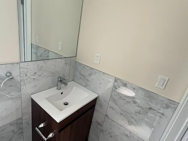 2 Harold St #MAIN — Photo 10