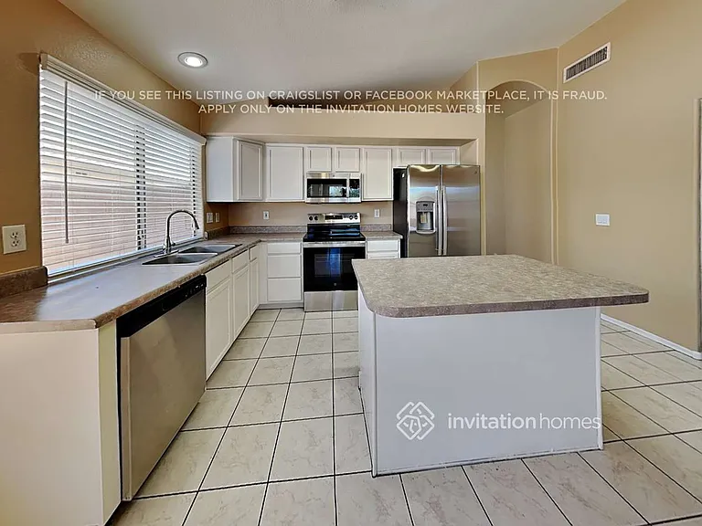9832 E Olla Ave — Photo 8