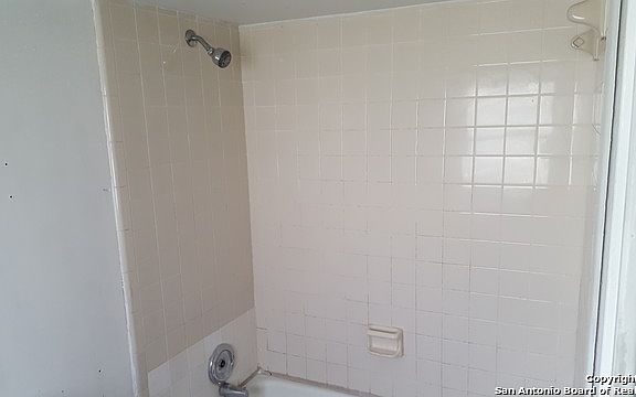 5th image of 122 Bradley St