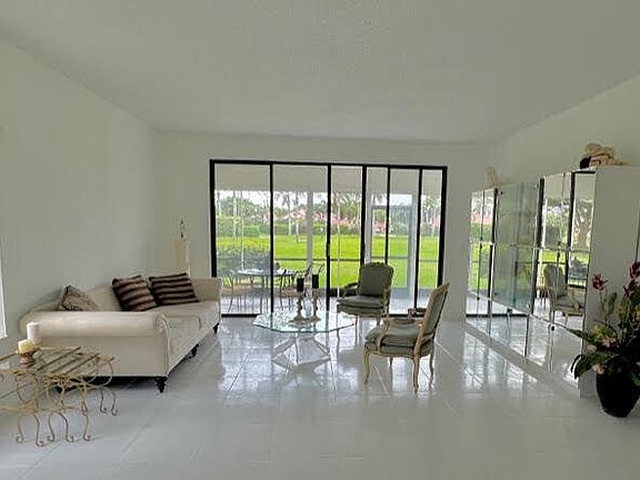 5th image of 7701 Lexington Club Boulevard #A
