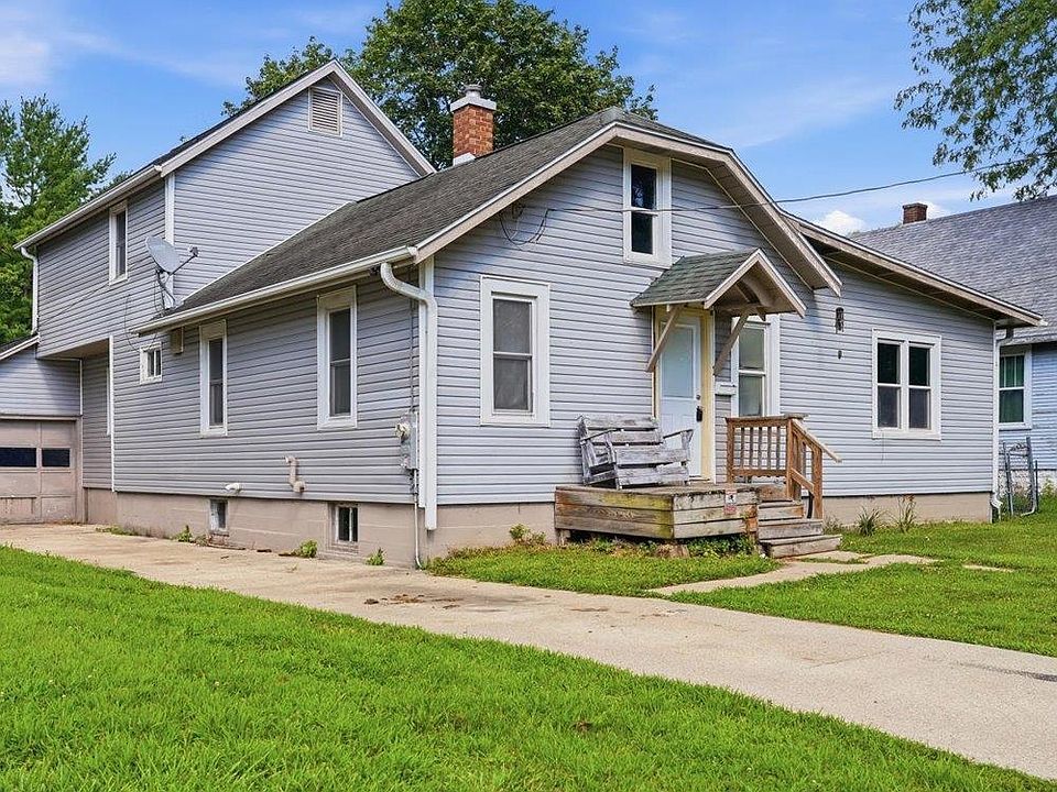 1st image of 704 12th Ave