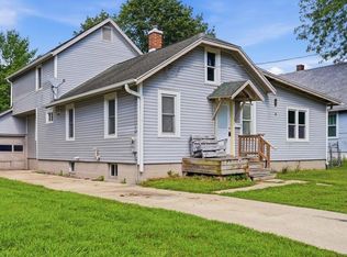 704 12th Ave, Sterling, IL 61081