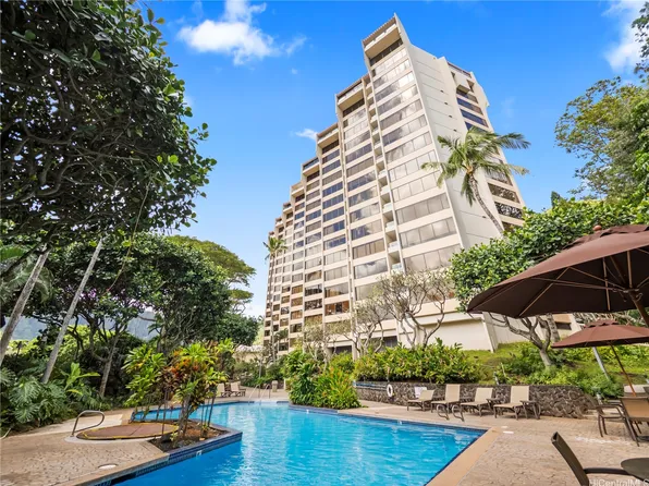 555 Hahaione St APT 12E, Honolulu, HI 96825