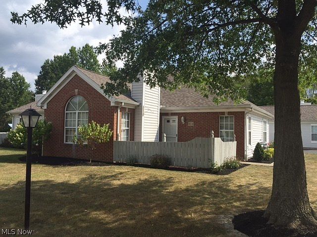 1st image of 31 Stratford Green Dr APT 4
