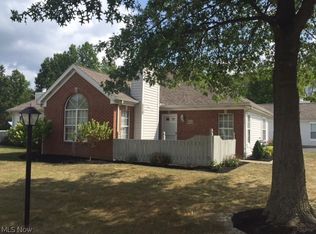 31 Stratford Green Dr APT 4, Canfield, OH