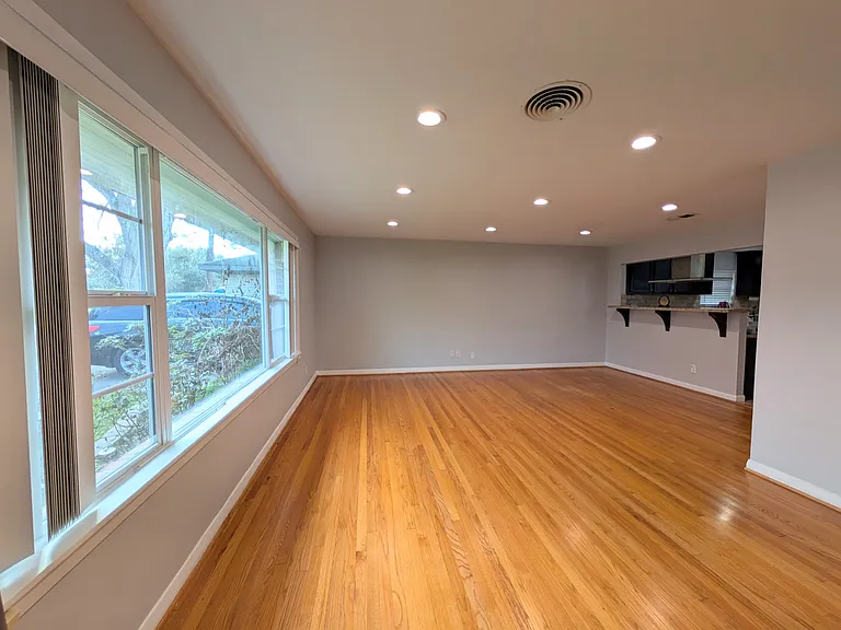 5306 Briarbend Dr — Photo 5
