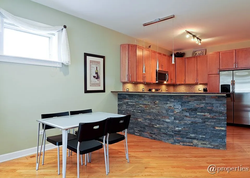 995|=|Kitchen and Dining Room