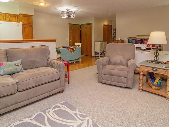 3rd image of 403 SE Delaware Ave Unit 304
