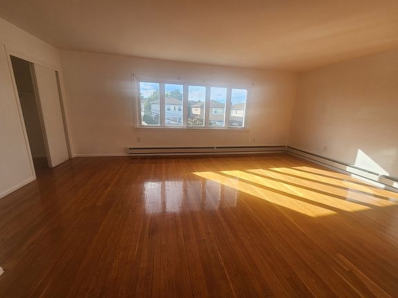 3rd image of 1135 129th St #2