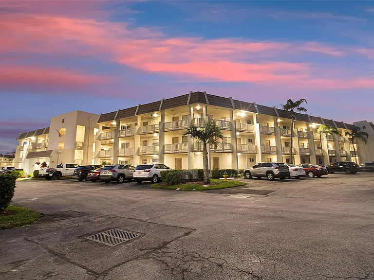 6890 Royal Palm Blvd #312H — Photo 31