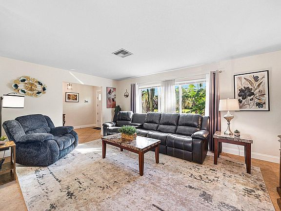 4th image of 6885 Tradewind Way