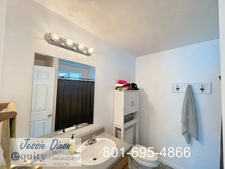 1043 Sharp Mountain Dr — Photo 4
